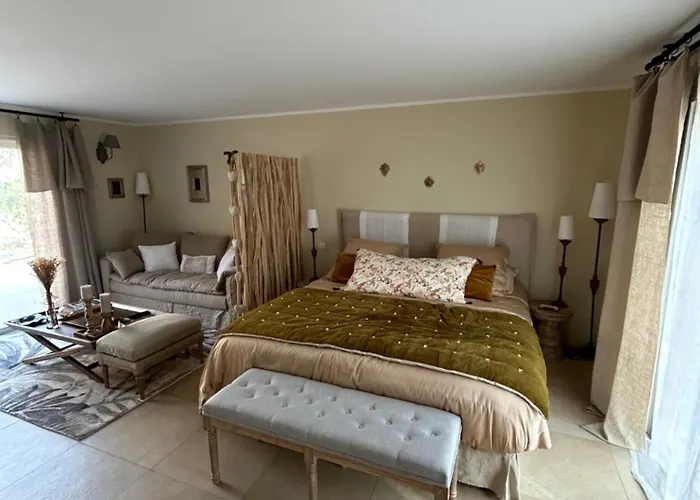 Guest house A L'ombre Des Pins *