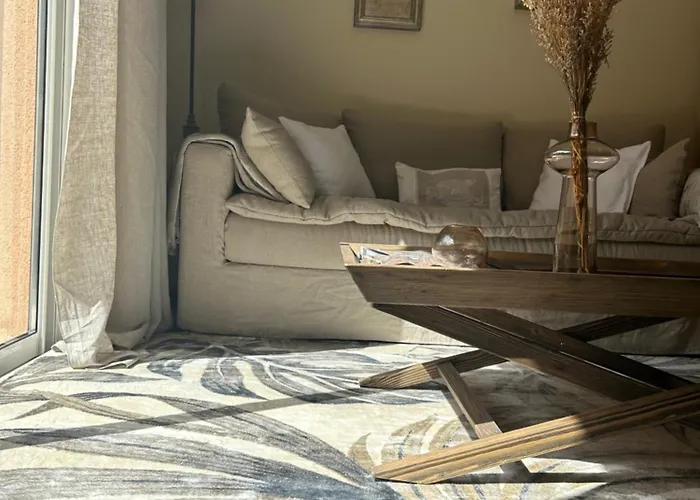 A L'ombre Des Pins *